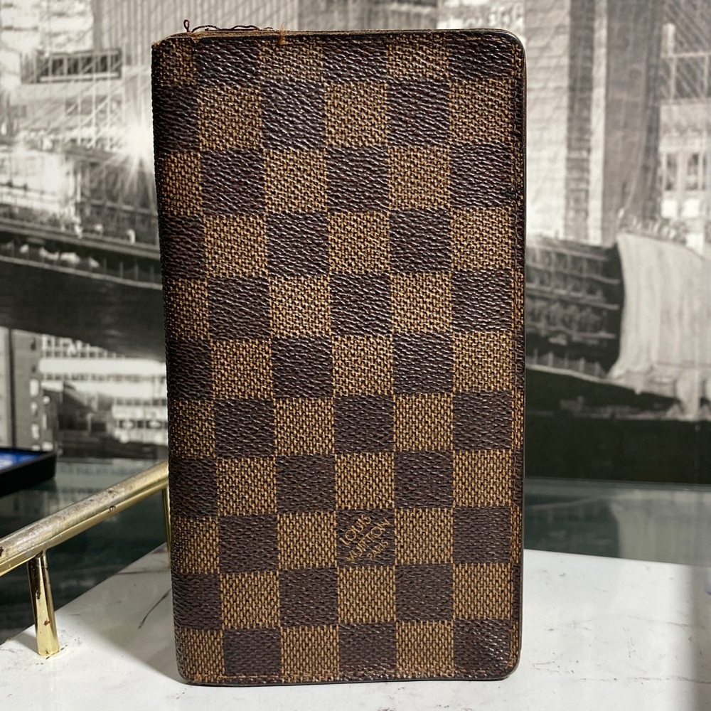Authentic Louis Vuitton Monogram checkbook holder Classic checkered canvas